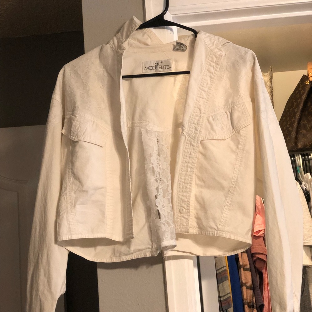 Women’s white jacket